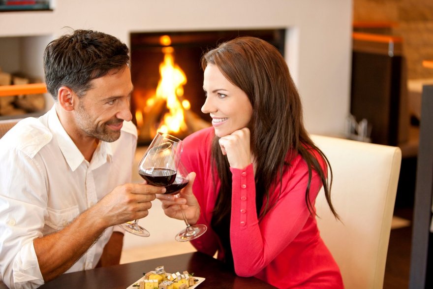 Entspannende Stunden bei knisterndem Kaminfeuer im Vitalhotel der Parktherme Bad Radkersburg Entspannende Stunden bei knisterndem Kaminfeuer im Vitalhotel der Parktherme Bad Radkersburg