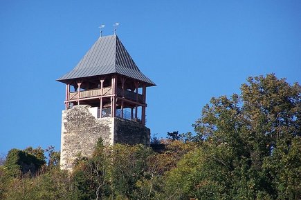 Burgruine in Klöch als Ausflugsziel vom Vitalhotel der Parktherme Bad Radkersburg Burgruine in Klöch als Ausflugsziel vom Vitalhotel der Parktherme Bad Radkersburg