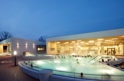 Quellbecken im Vitalhotel der Parktherme Bad Radkersburg (c) Harald Eisenberger Quellbecken im Vitalhotel der Parktherme Bad Radkersburg (c) Harald Eisenberger