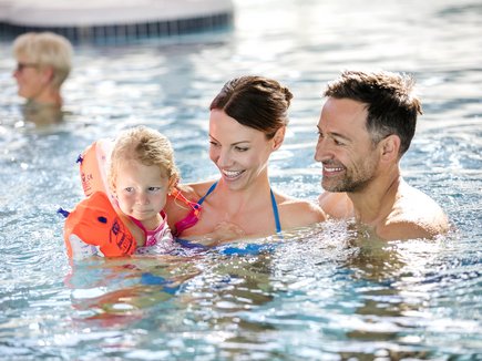 Wasserspaß im Kindererlebnisbereich in der Parktherme Bad Radkersburg Wasserspaß im Kindererlebnisbereich in der Parktherme Bad Radkersburg
