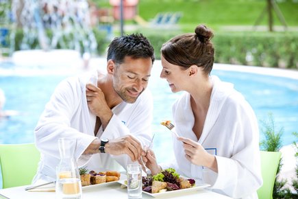 Paar im Restaurant Mehrblick / Vitalhotel der Parktherme Bad Radkersburg Paar im Restaurant Mehrblick / Vitalhotel der Parktherme Bad Radkersburg